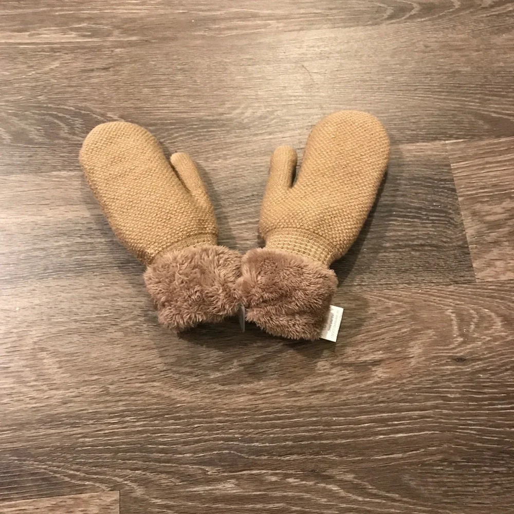 Mittens. New with tags.